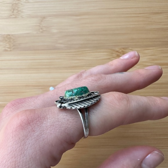 Genuine Turquoise Sterling Silver Ring size 7 - Picture 2 of 3